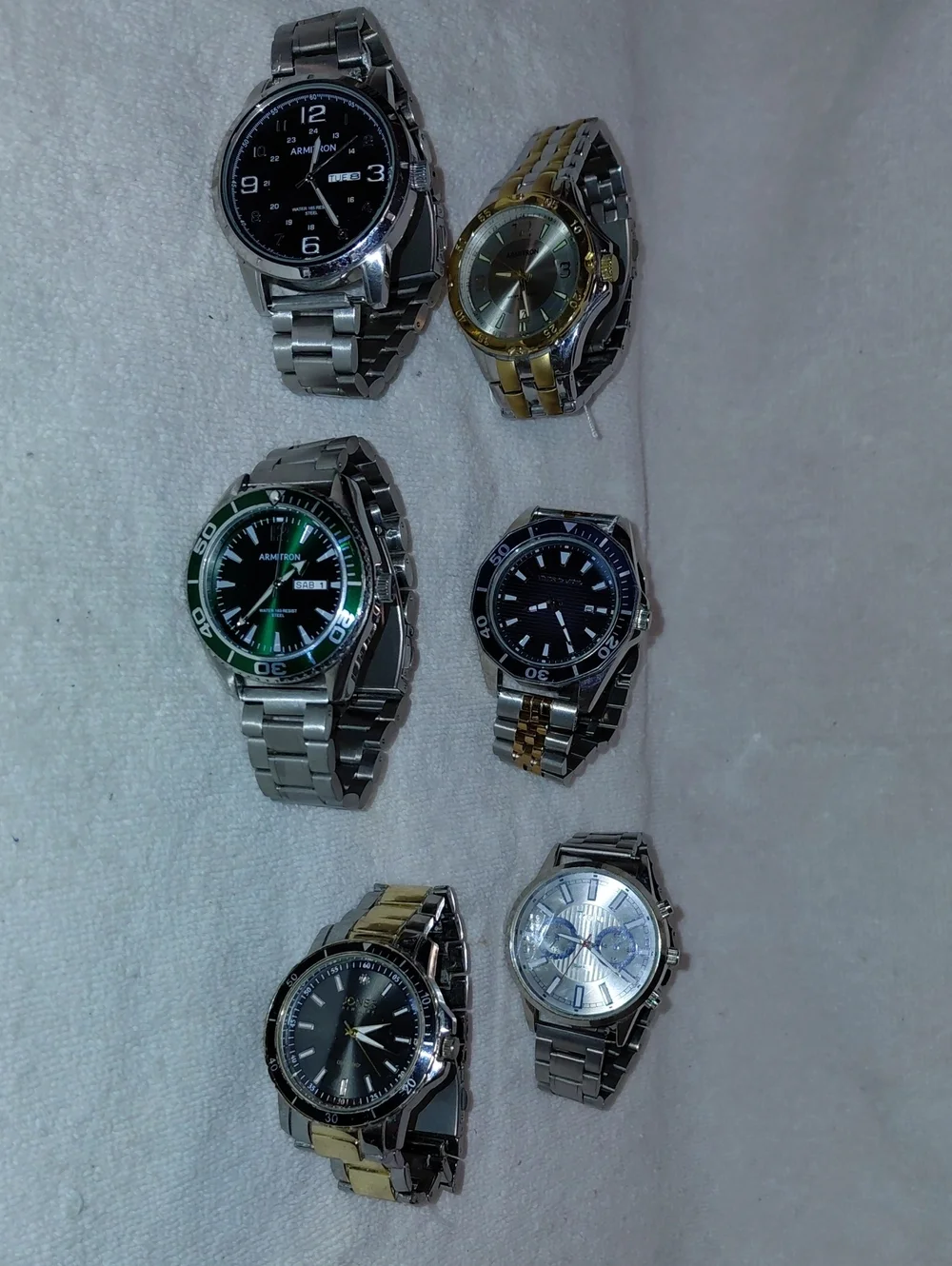 LOT of 6  In Silver & Gold Tones Men's Stainless Steel Watchs - Silver